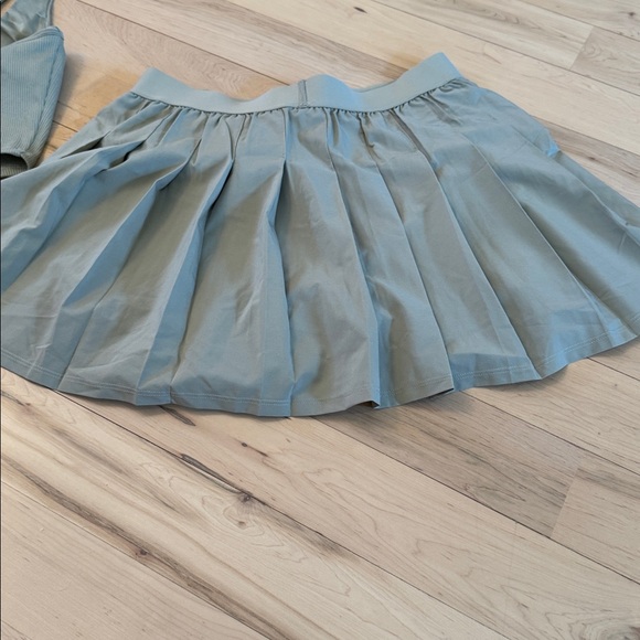 Alo Yoga tank top & pleated tennis skirt set-Sage Green-S-Athleisure Athletic - Picture 12 of 12